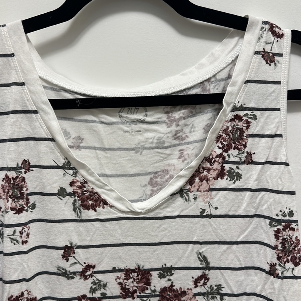 Maurices Floral Striped Tank Top Size Large - Picture 3 of 5